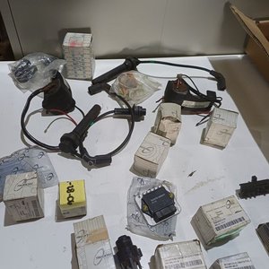 Caja de Repuestos Varios: Bulbo, Termostato, Transformador de Encendido y Más - imagen 3
