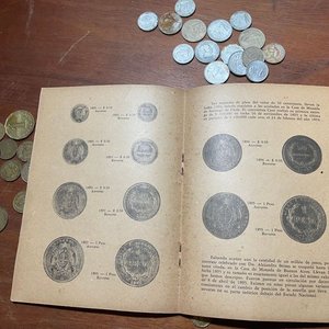 Libro "La Patria a Través de las Monedas" con Presidentes de Uruguay - imagen 3