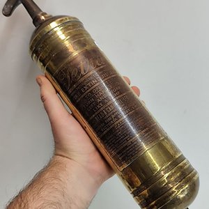 Lote siguiente: Extinguidor de bronce TETRA británico para Jeep MB, 35cm