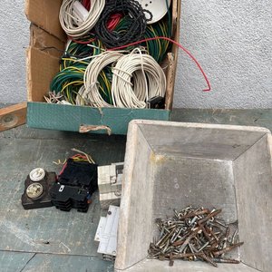 Lote de Cables, Niveles de Madera, Cernidor, Tornillos y Pincel de Pelo de Caballo - imagen 3