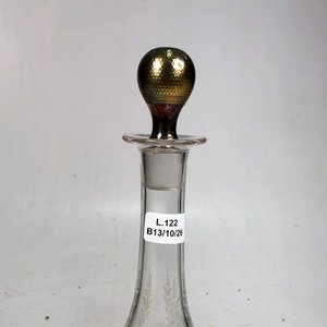 Botellón de Cristal Tallado con Base y Tapón Metálico y de Vidrio - imagen 3