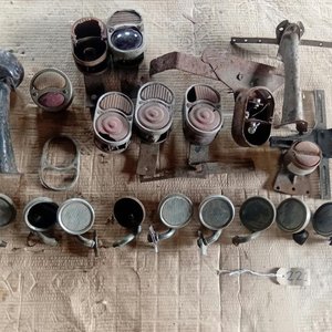 Lote siguiente: Faros Traseros, Soportes y Posición Chevrolet 1927-1930