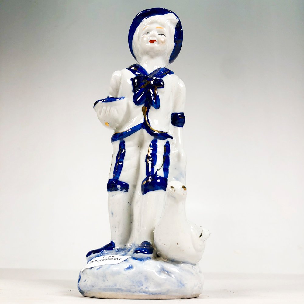 Figurita en porcelana azul y blanca con motivo dama - imagen 3