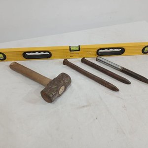 Nivel de 80cm, Mazo de 2kg y 3 Puntas de Construcción - imagen 1