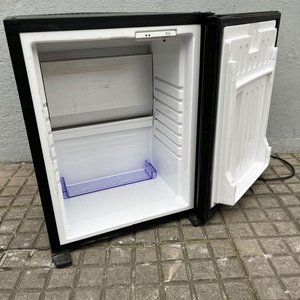 Frigobar Negro LSM 57x44x46 cm - No Funciona - imagen 6