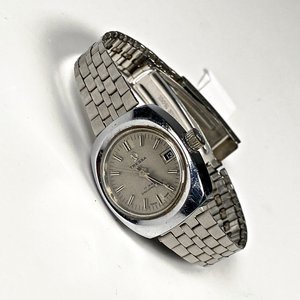 Reloj Tressa para Dama con Malla Metálica y Calendario - imagen 2