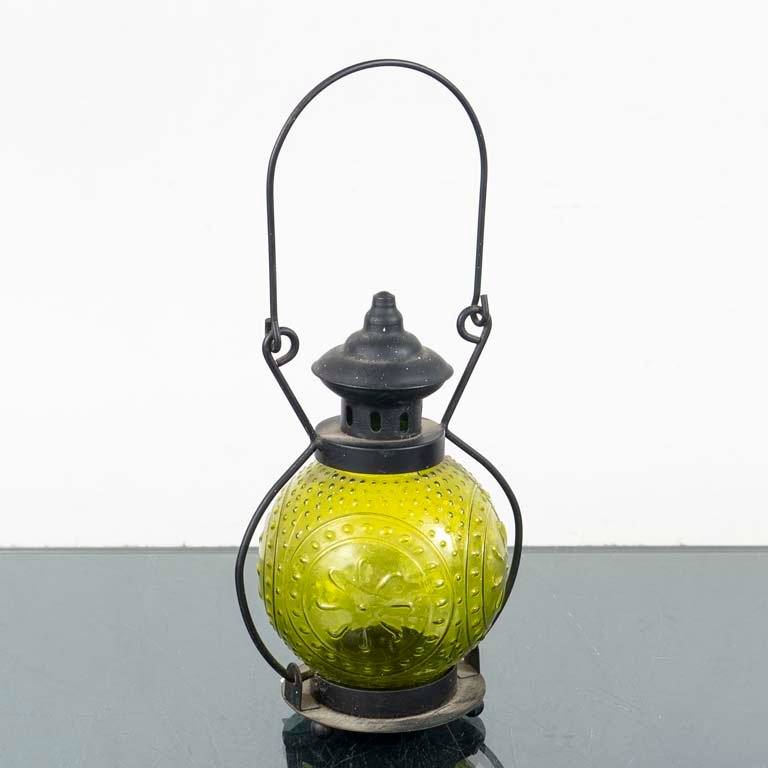 Lote siguiente: Lámpara de metal y vidrio verde decorativa
