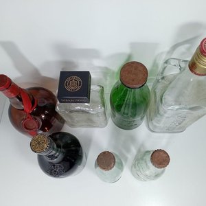 Lote de Botellas Variadas: Coca-Cola, Marnier Lapostolle y Más - imagen 2