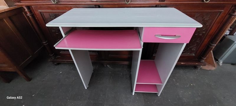 Escritorio Moderno Blanco y Rosa - imagen 5