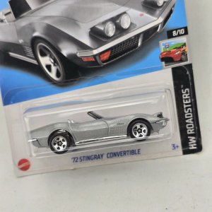 Hot Wheels Corvette Stingray '72 Convertible Plateado - imagen 2