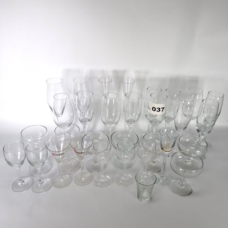 Copas de vino, licor y champagne en buen estado - imagen 2