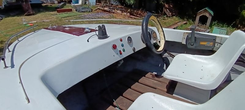 Lancha con Trailer y motor nuevito - Venta en subasta - imagen 6