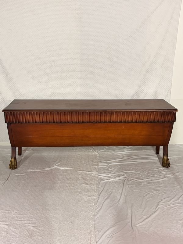 Gran Mostrador/Consola de Madera con Labrados y Patas de León Doradas - imagen 1
