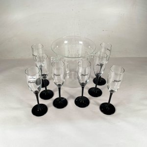 Set de 8 Copas de Champagne y Hielera de Vidrio con Base Negra y Monograma - imagen 1