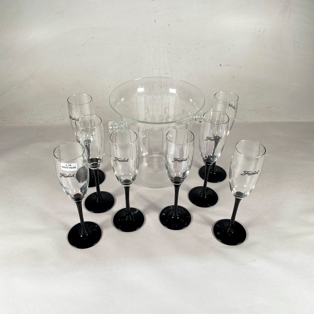 Set de 8 Copas de Champagne y Hielera de Vidrio con Base Negra y Monograma