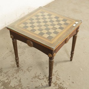 Mesita Inglesa con Tablero de Ajedrez y Tapa de Vidrio - imagen 3
