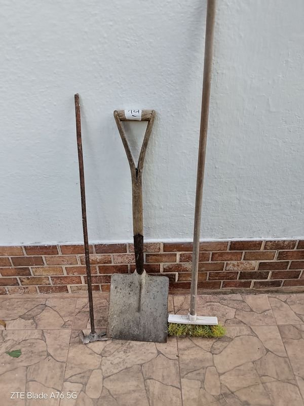 Item 889939 - Image 1