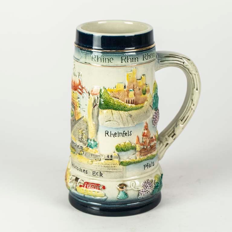 Jarra de cerveza cerámica con escenas en relieve de ciudades alemanas - imagen 2