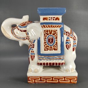 Figura de Elefante en Cerámica Esmaltada Blanca con Detalles - imagen 9