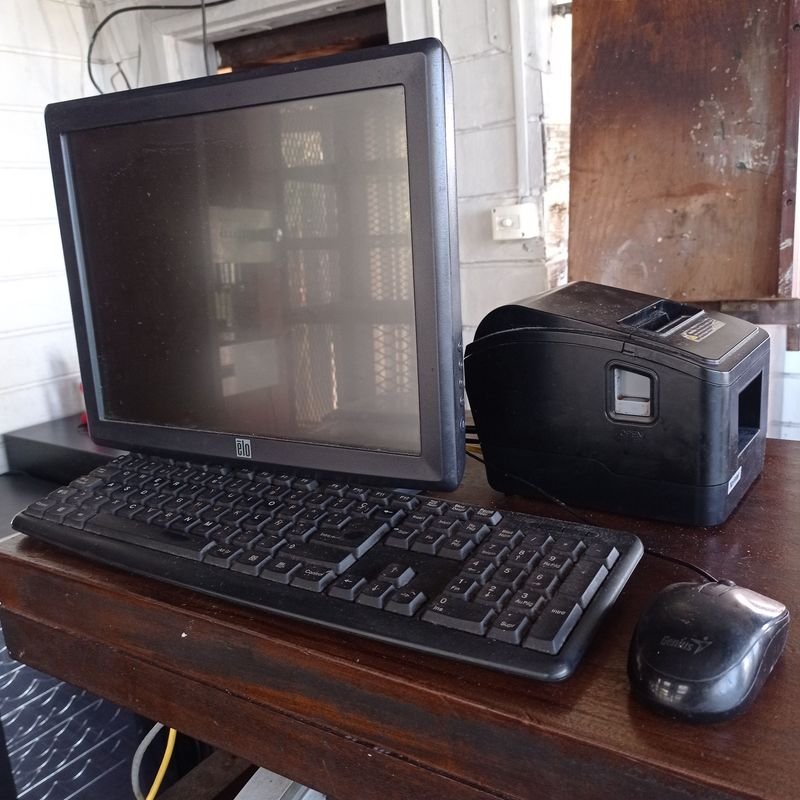 Lote siguiente: Equipo de facturacion completo con computadora marca HP y accesorios
