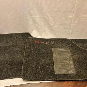 Juego de Alfombras para Auto Citroën Originales Oscuras - imagen 2