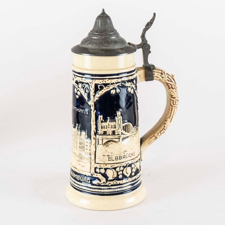 Jarra de cerveza de gres con relieve y tapa de metal - imagen 2