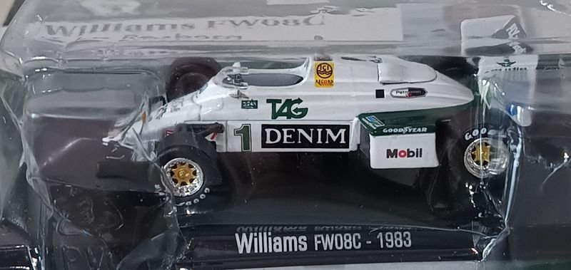Lote siguiente: Modelo a escala de Fórmula 1 Williams FW08C del año 1983, firmado por Keke Rosberg