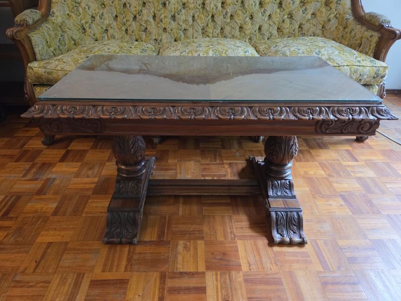 Lote siguiente: Mesa ratona estilo colonial Español