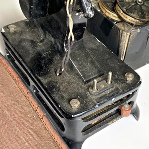 Proyector de Cine Antiguo Pathe Baby Francés 1920 con Accesorios y Películas - imagen 3