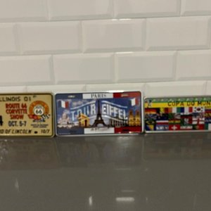 Lote siguiente: Chapas Decorativas de Autos Antiguos y Viajes
