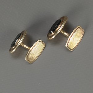 Prendedor Cruz Floral y Gemelos AMD Bañados en Oro con Onix - imagen 5