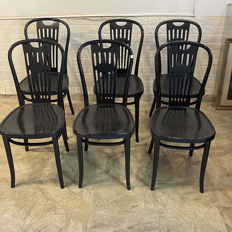 Lote siguiente: 6 Sillas de Viena en Madera con Asiento de Paja - Condición: Bueno