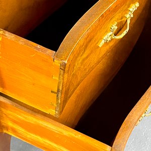 Cómoda Luis XV de Caoba con Tapa de Mármol y Apliques de Bronce - imagen 5