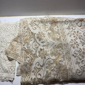 Lote de Manteles, Caminos de Mesa y Repasadores de Tela y Crochet - imagen 11