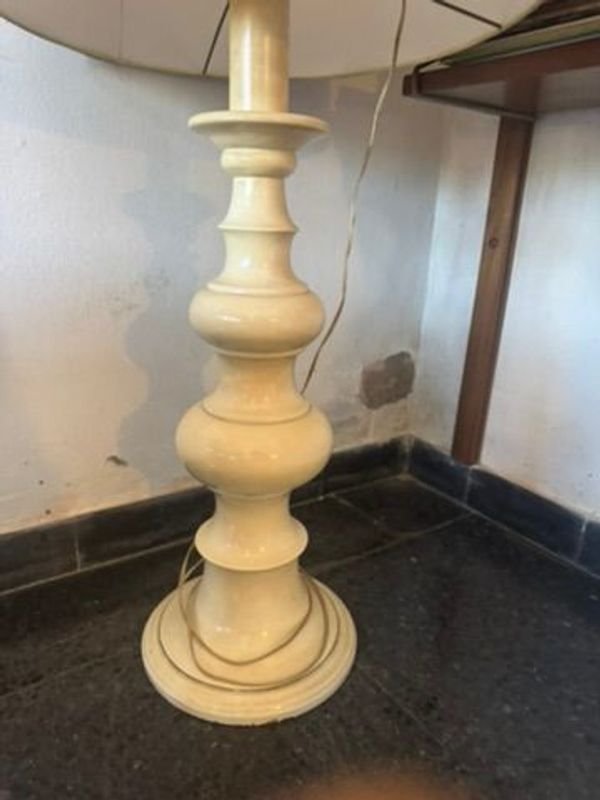 Lámpara de mesa en madera con pantalla de papel - imagen 3