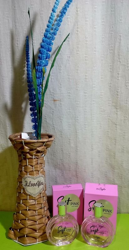 Florero Artesanal y 2 Perfumes "Soft Pink" para Mujer