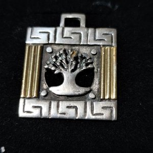 Lote anterior: Medalla "Árbol de la Vida" en Oro y Plata