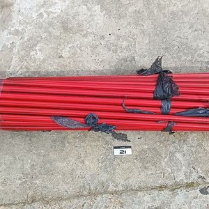 Lote siguiente: 45 cabos o palos para escoba o lampazo
