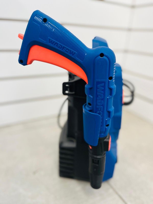 Hidrolavadora Wadfow 1200W Azul y Naranja - Funcionando - imagen 1