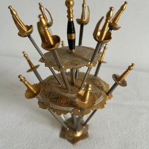 Conjunto Vintage de Espadas Decorativas Españolas - imagen 3