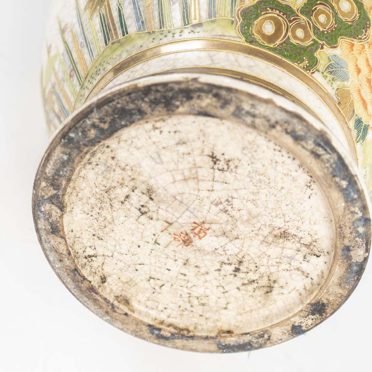 Loza japonesa satsuma craquelada decorada con flores y pájaro - imagen 2