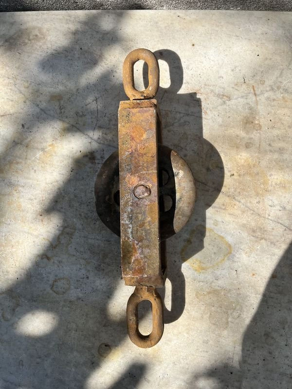 Cadena de hierro y placa metálica - imagen 3