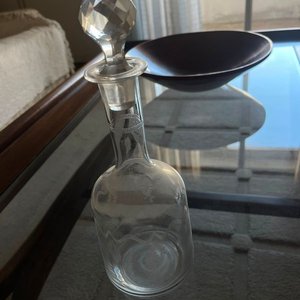 Botellón Antiguo de Vidrio con Tapón Bola y Grabados - imagen 1