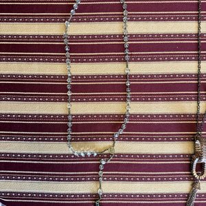 Lote Surtido de Collares, Aretes, Broches y Anillos con Caja - imagen 31