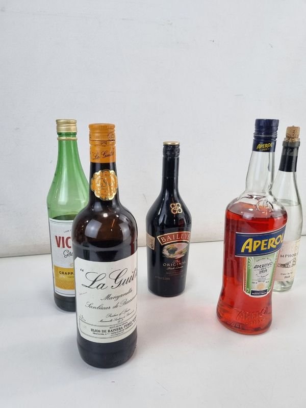 Bebidas Alcohólicas con Etiquetas y Botellas - imagen 8
