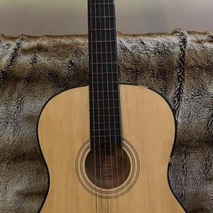 Guitarra Clásica Clark con Estuche, Afinador y Capotraste - imagen 3