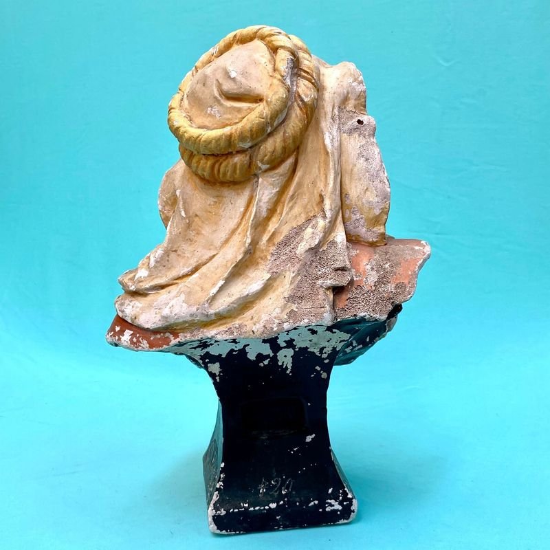 Figura busto de Jeque o Personaje del Medio Oriente en tiza pintada a mano - imagen 8