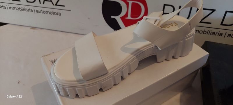 Zapatos de tacón alto en excelente condición - imagen 2
