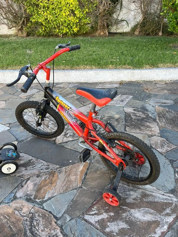 Bicicleta y monopatín para niños - imagen 4