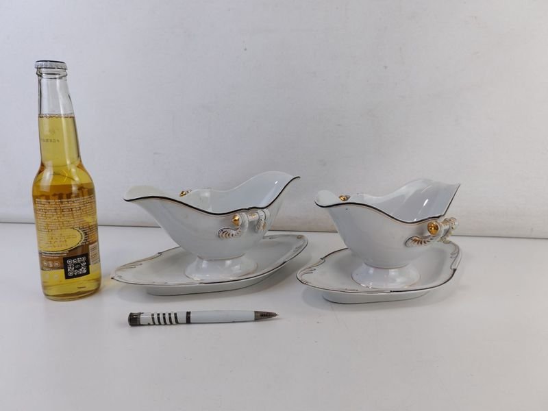 Porcelana blanca con adornos de oro - imagen 2